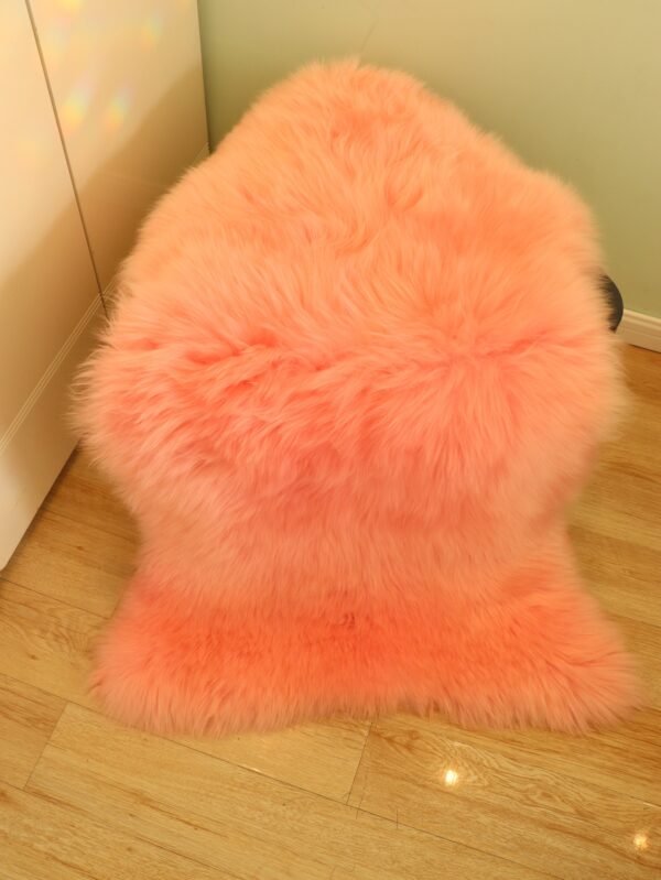 genuine sheepskin area rug (2x3 ft) pink