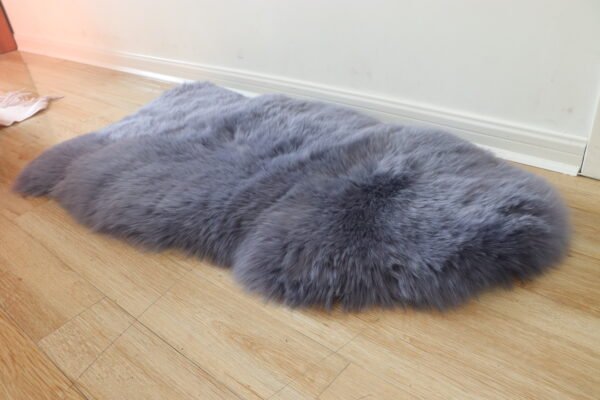 genuine sheepskin area rug (2x3 ft)gray