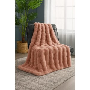 dirty pink bubble faux fur throw dirty pink 1 1200